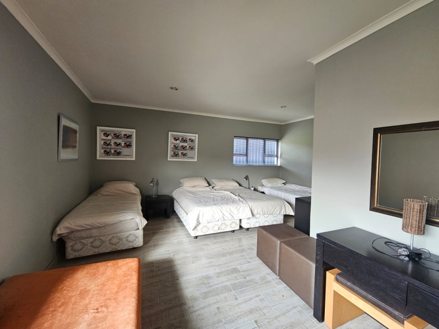 6 Bedroom Property for Sale in Malgas Western Cape